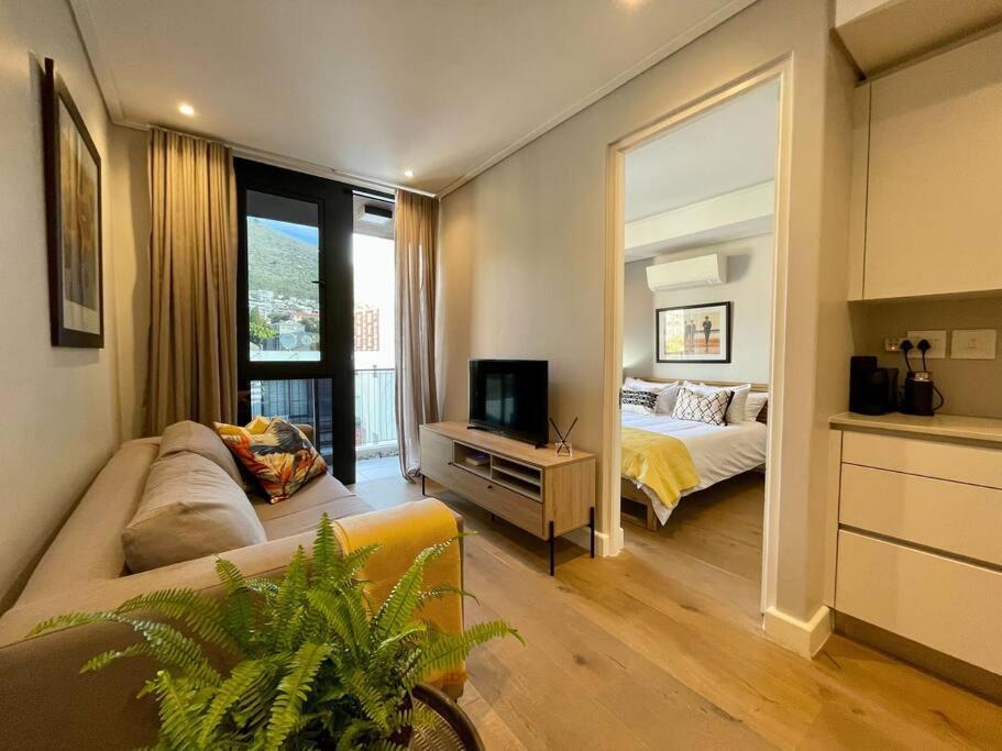 Modern, Stylish 1 Bedroom In Point Apartment Kapstadt