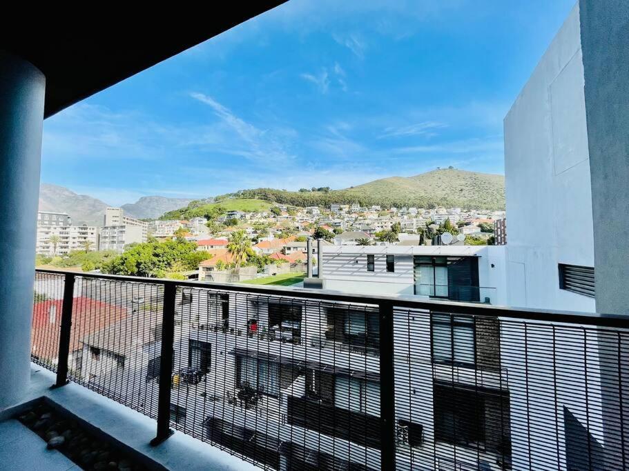 Modern, Stylish 1 Bedroom In Point Apartment Kapstadt