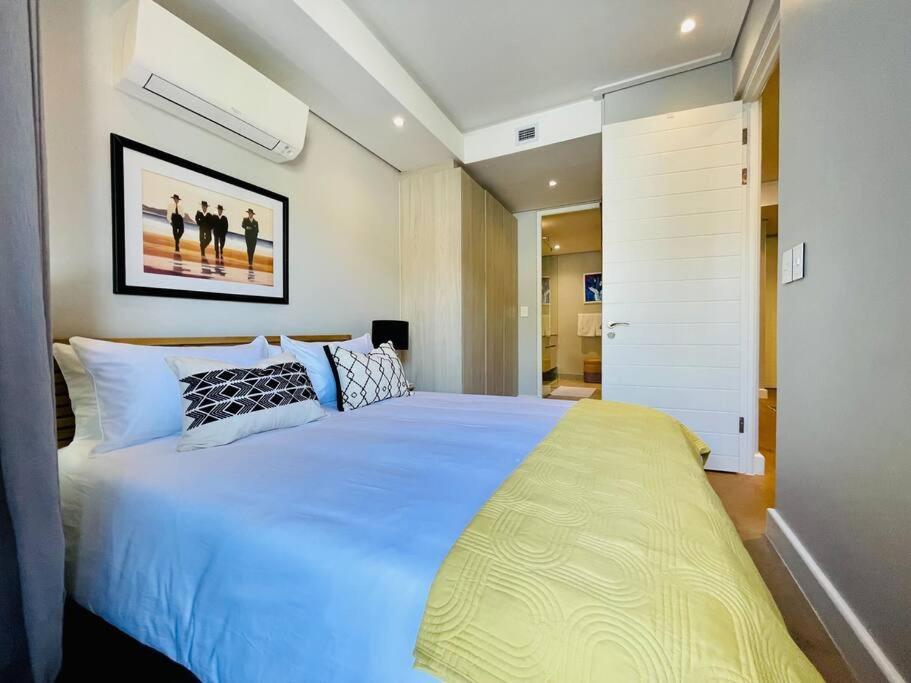 Modern, Stylish 1 Bedroom In Point Apartment Kapstadt